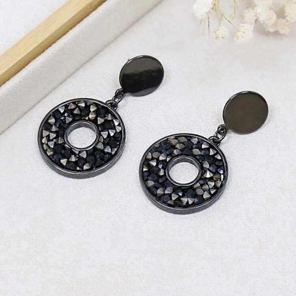 Black Round Circle Dangle Earrings - Picture 3 of 7